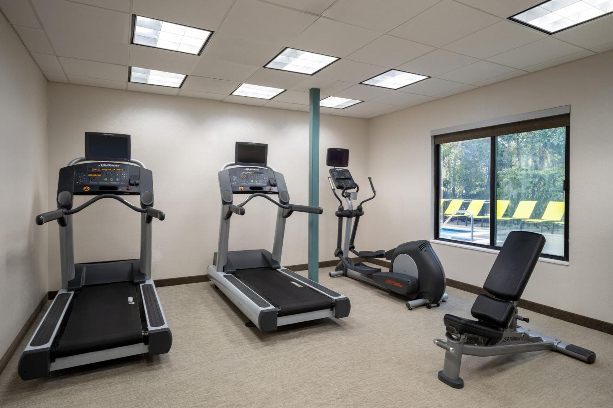 Springhill Suites Gainesville Bagian luar foto