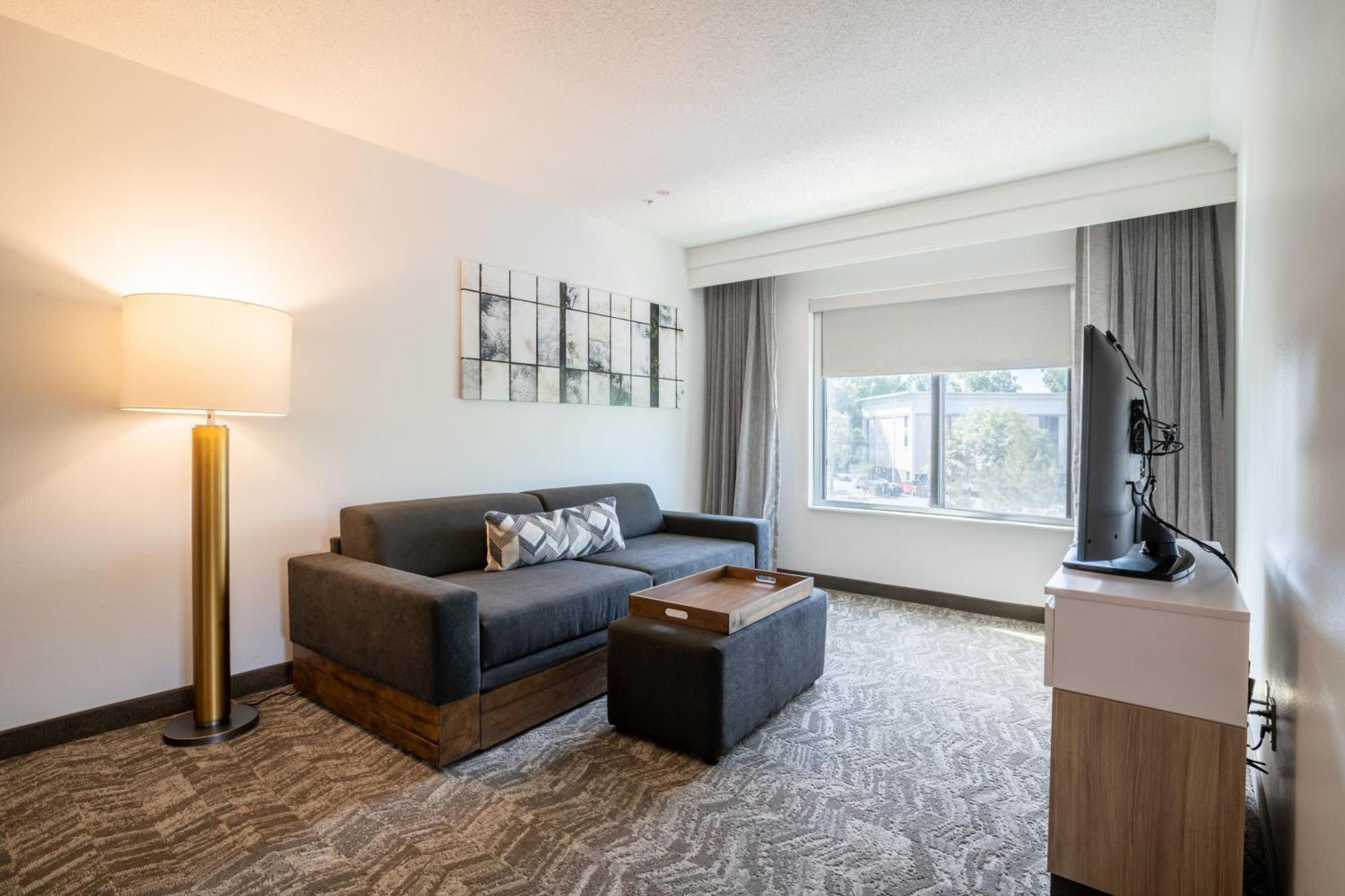 Springhill Suites Gainesville Bagian luar foto