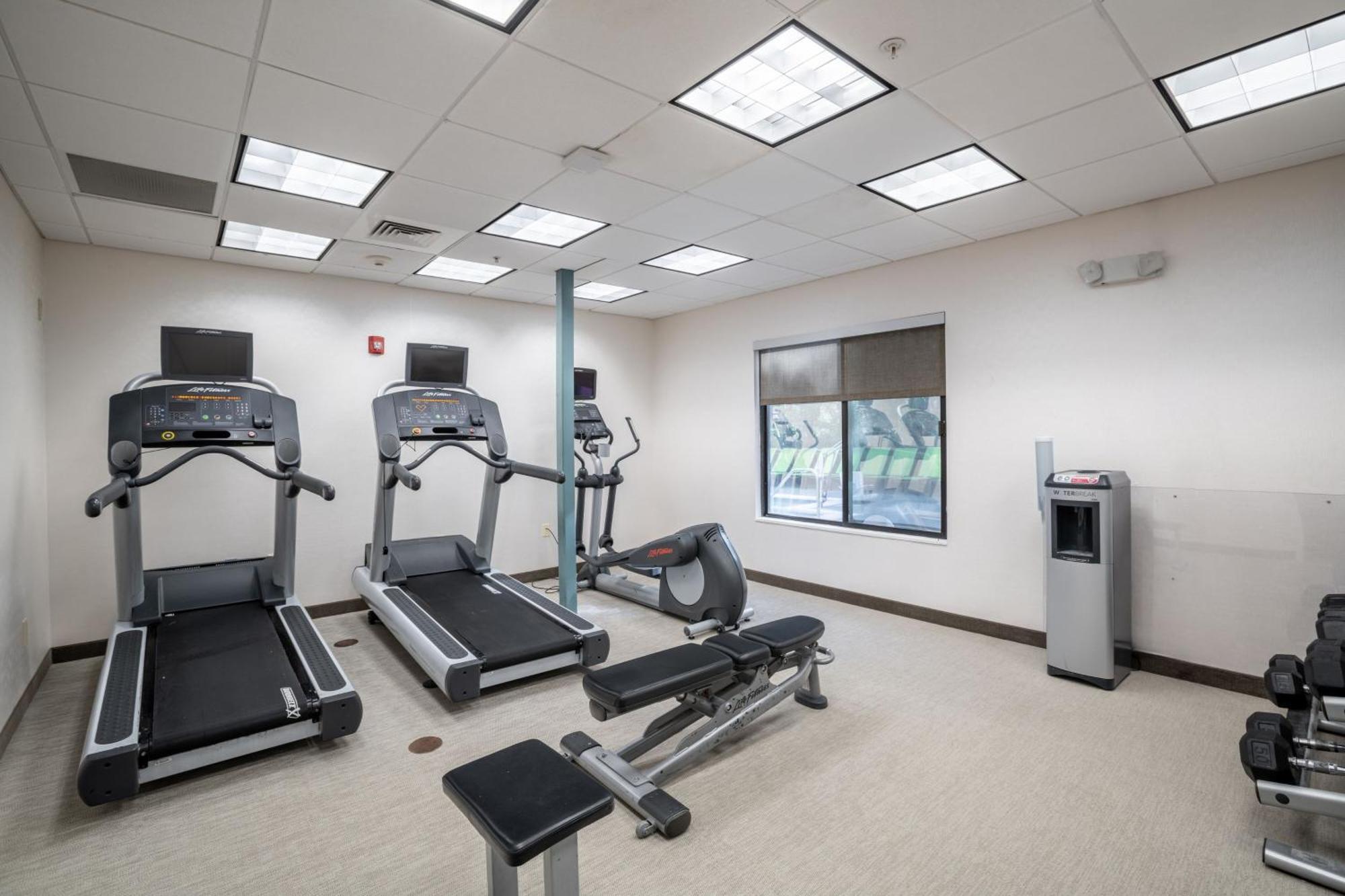 Springhill Suites Gainesville Bagian luar foto