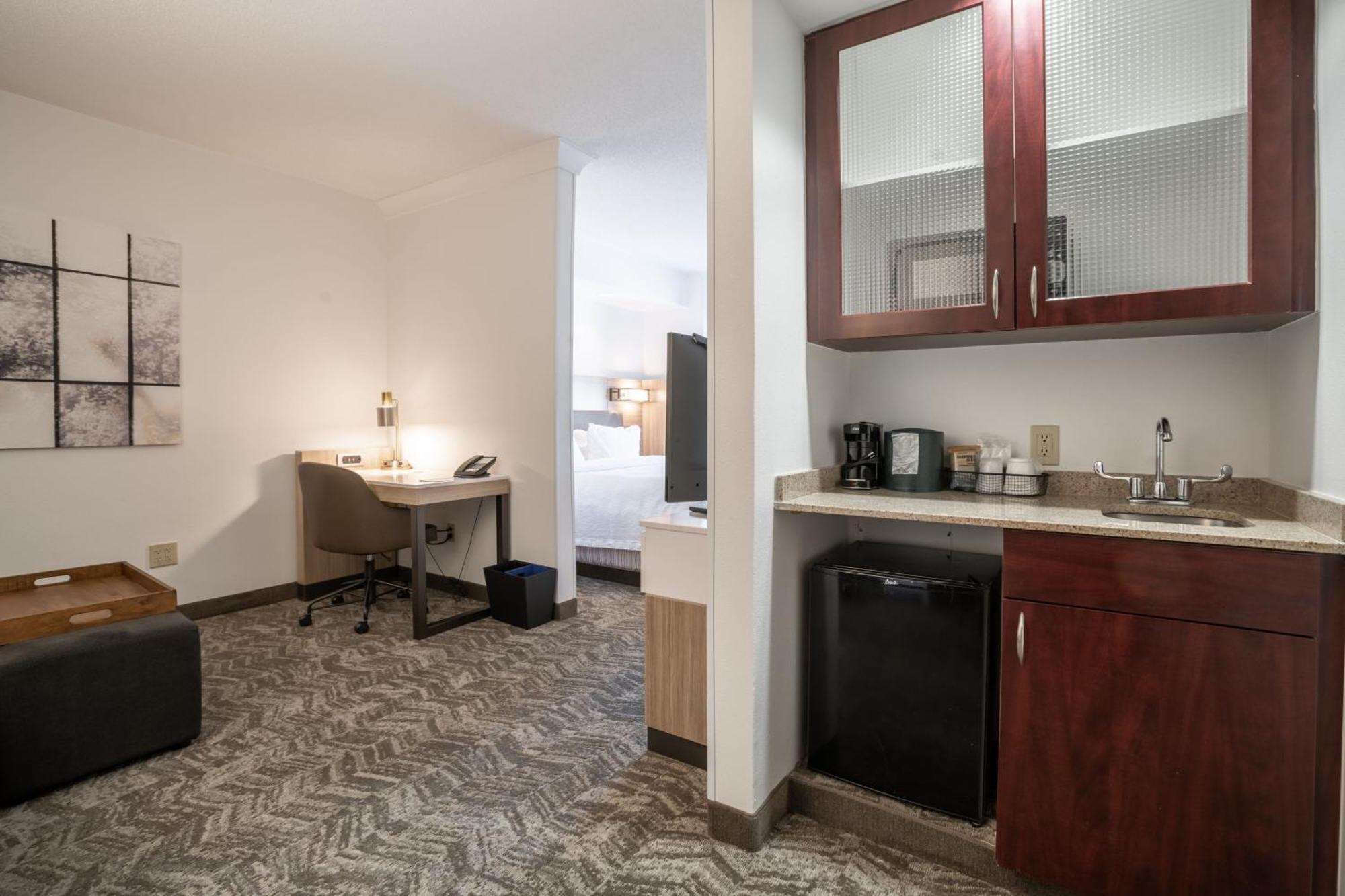 Springhill Suites Gainesville Bagian luar foto
