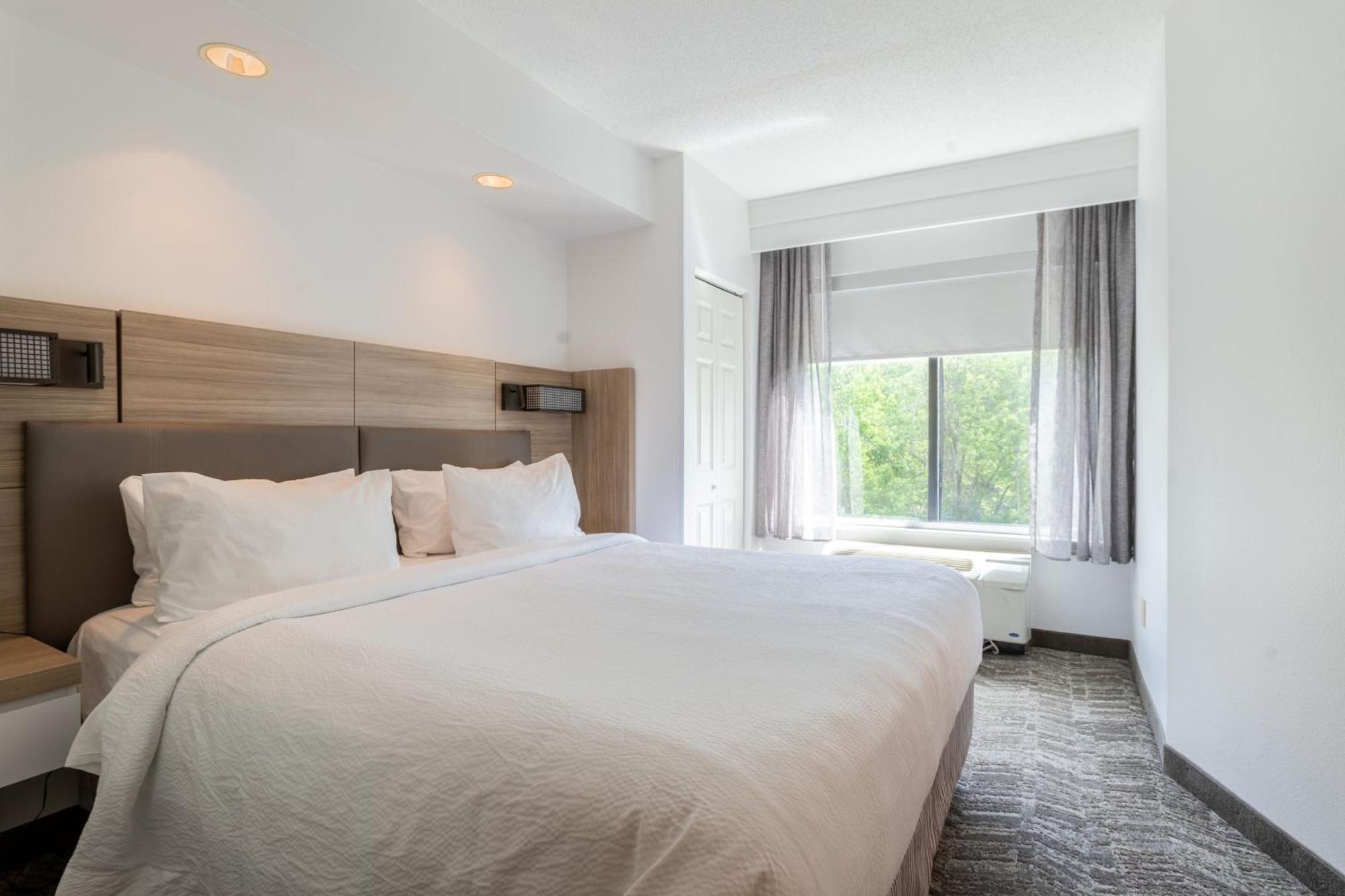 Springhill Suites Gainesville Bagian luar foto
