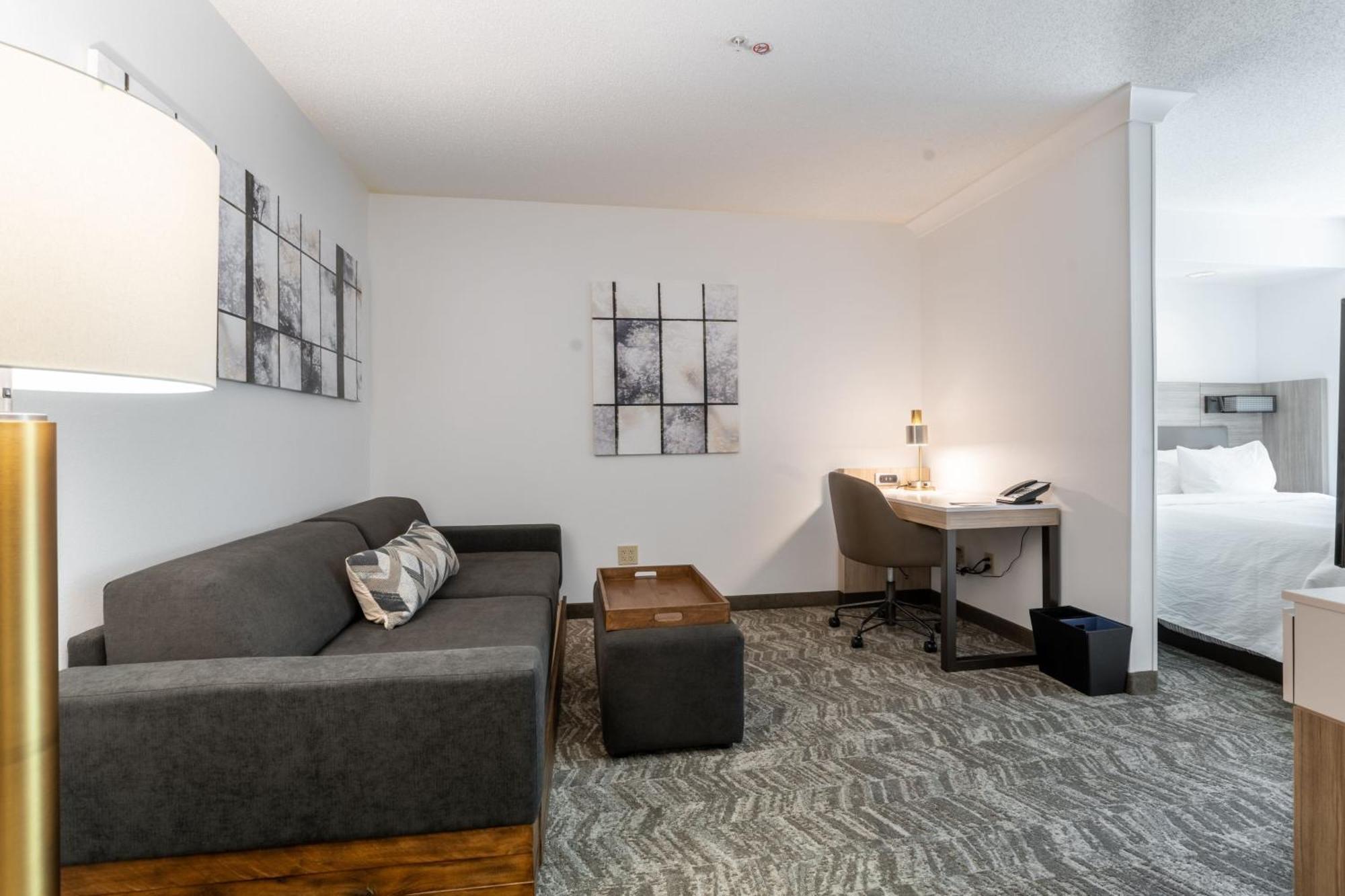 Springhill Suites Gainesville Bagian luar foto