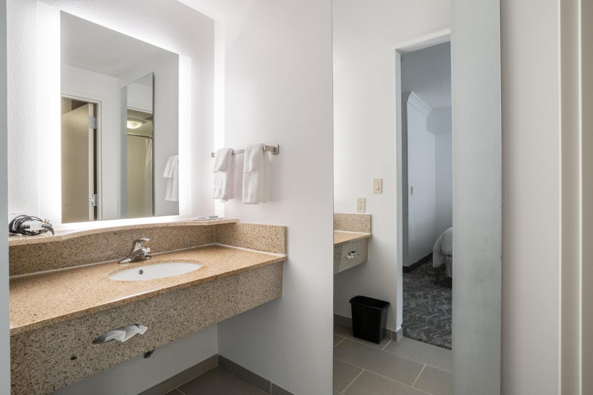 Springhill Suites Gainesville Bagian luar foto