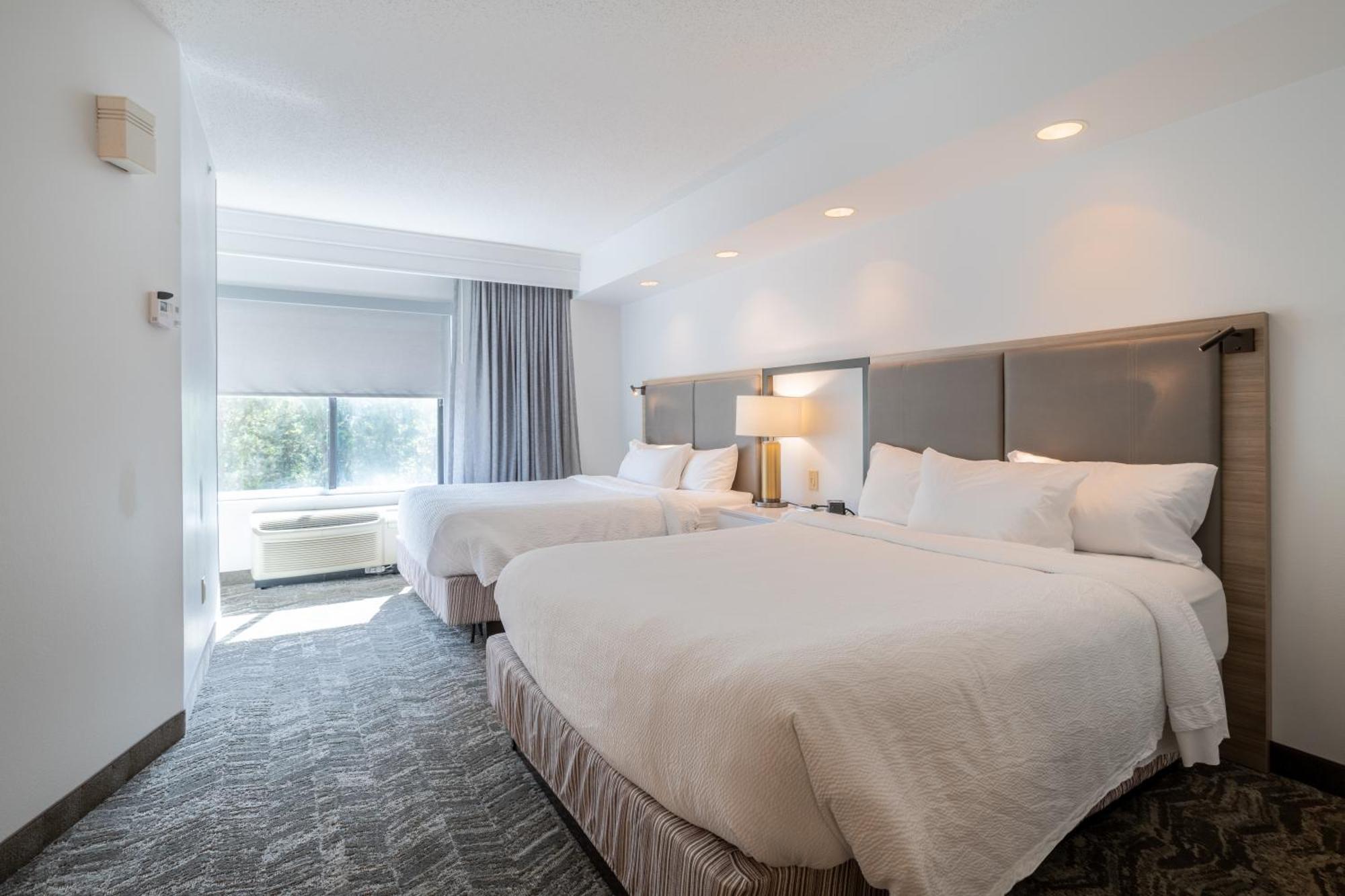 Springhill Suites Gainesville Bagian luar foto